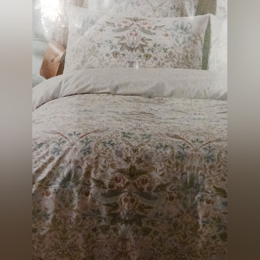 Strawberry Thief Queen Duvet Set Floral Design William Morris - Picture 13 of 16